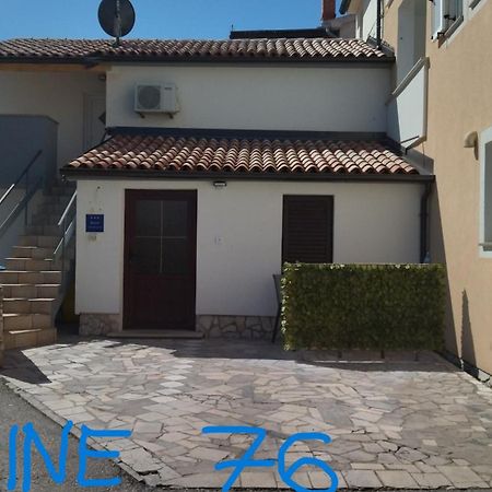 Apartment Uki Premantura Esterno foto